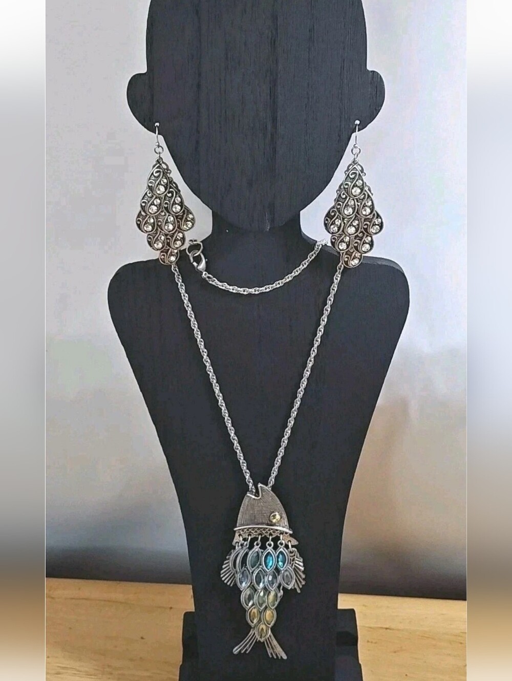Articulate Pendant Dangle Earrings Long Statement Fish Silver Tone Necklace 18"